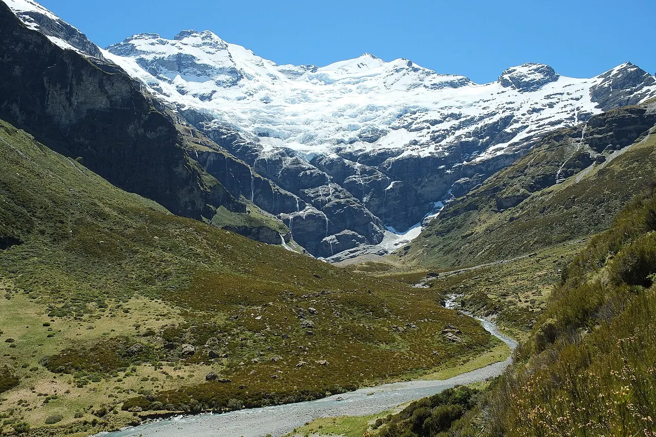 The Earnslaw Burn valley below Mount Earnslaw
