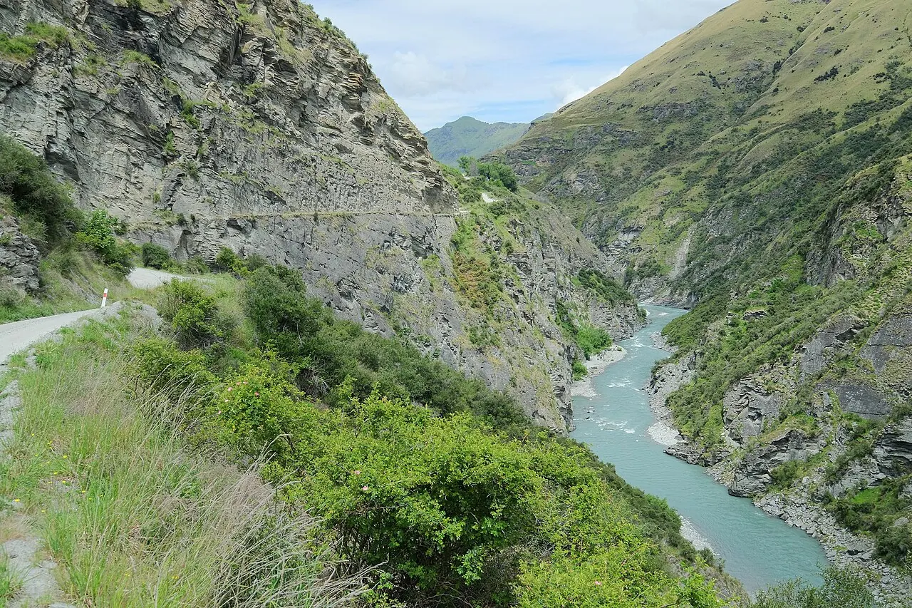 Skippers Road above the Shotover River